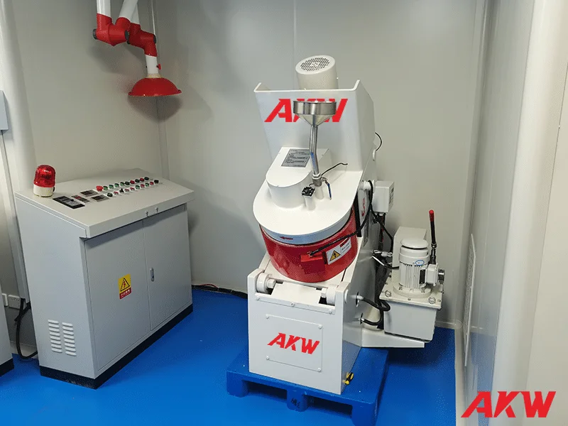 Intensive lab mixer for catalyst granulation